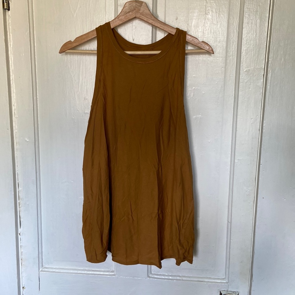 Lululemon tank top